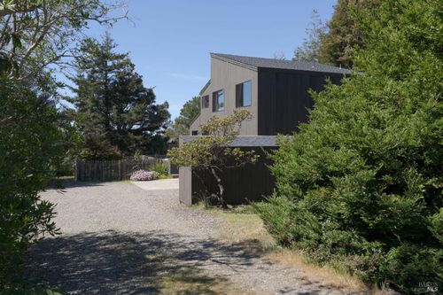 200 Screech Owl, The Sea Ranch, CA, 95497-0090 | Card Image