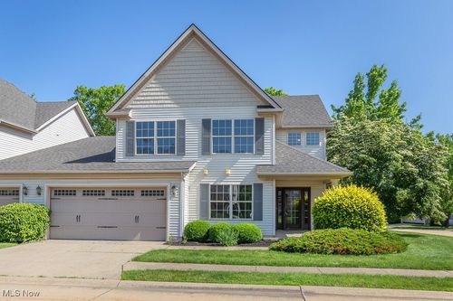 326 Lake Breeze Cv, Eastlake, OH, 44095-1965 | Card Image