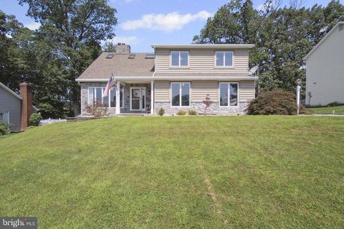 329 Hillcrest Dr, NEW CUMBERLAND, PA, 17070-3035 | Card Image