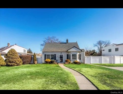57 Pond Ln, Levittown, NY, 11756-1146 | Card Image
