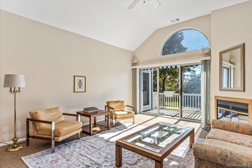 414 Lindsay Ln, Moriches, NY, 11955-1704 | Card Image