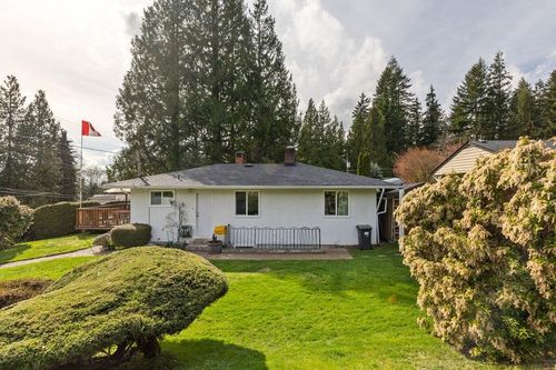 3820 Calder Ave, North Vancouver, BC, V7N3S3 | Card Image