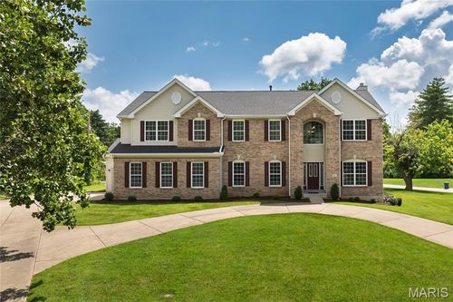 12 Chasselle Ln, Creve Coeur, MO, 63141-7326 | Card Image