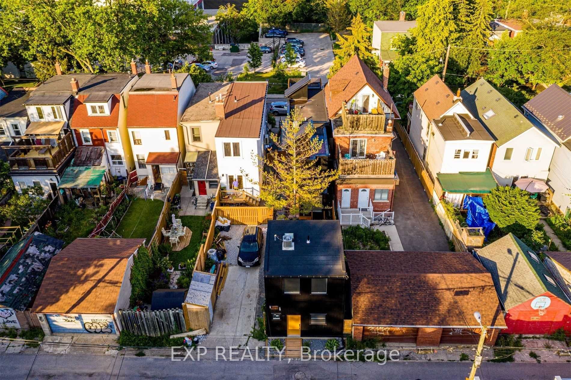 Residential in Toronto C01 4
