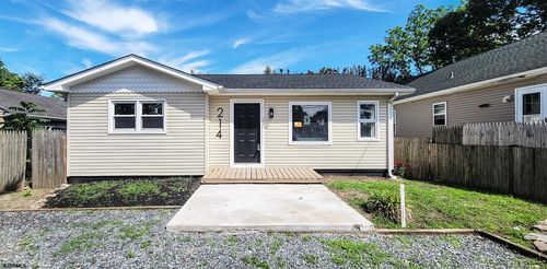 214 School Ln, Rio Grande, NJ, 08242-1834 | Card Image