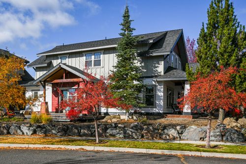 625 Nw Compass Ln, Bend, OR, 97703-6838 | Card Image