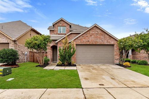3955 Chesapeake Ln, Heartland, TX, 75126-2653 | Card Image
