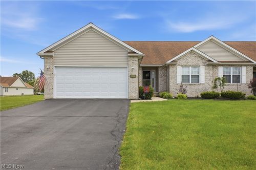 2018 Fox Chase, Mineral Ridge, OH, 44440-9034 | Card Image
