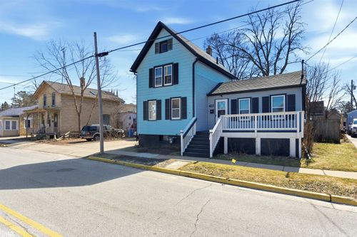 411 E Division St, Watertown, WI, 53094-3823 | Card Image