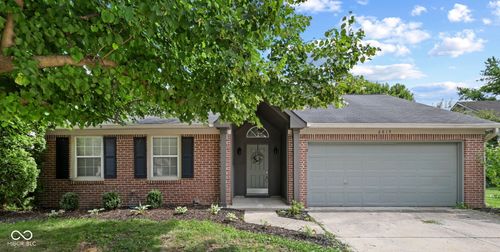 6815 Cherry Laurel Ln, Fishers, IN, 46038-2430 | Card Image