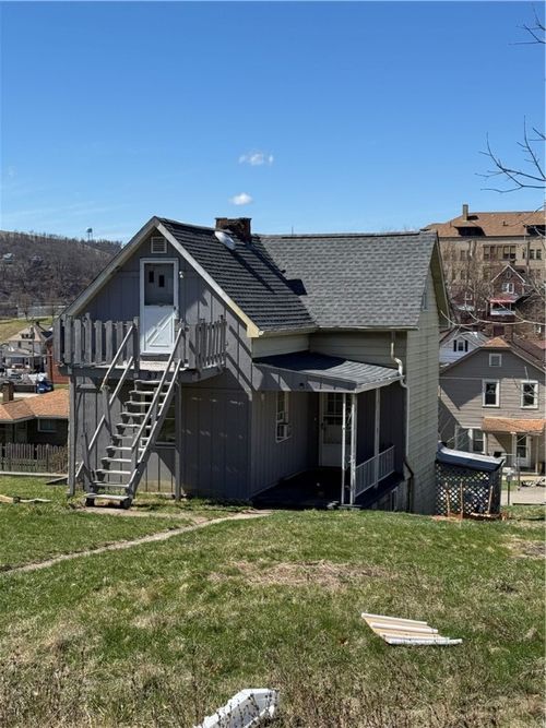 832 Delaware Ave, Glassport, PA, 15045-1540 | Card Image