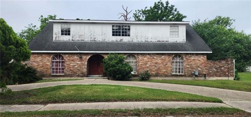 7400 Vanderkloot Avenue, New Orleans, LA, 70127 | Card Image