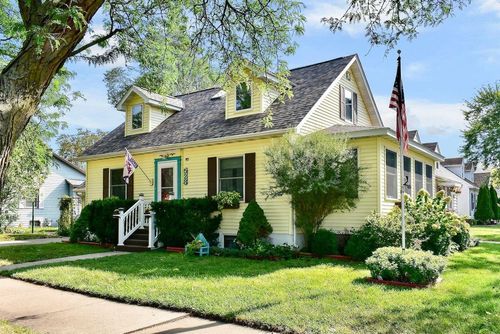 528 Kansas St, Winona, MN, 55987-3834 | Card Image