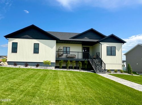 5411 Titanium Dr, Bismarck, ND, 58503-6977 | Card Image