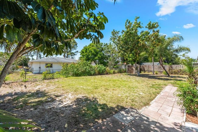 Lage fenced in yard | Image 37