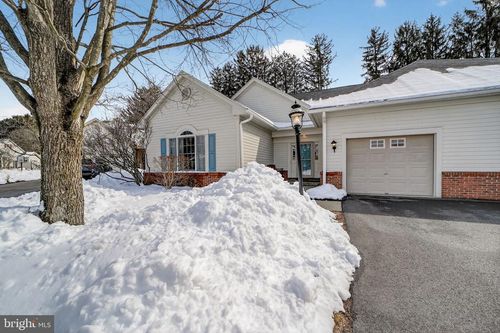 4 Empress Ct, PRINCETON, NJ, 08540-5065 | Card Image