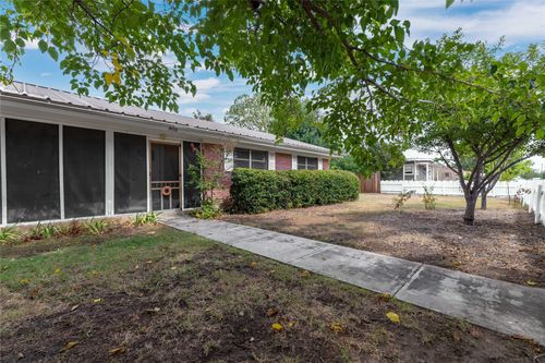 900 E Fitzgerald Street, Bangs, TX, 76823 | Card Image