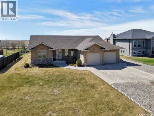205 Prairie View Crt, Hepburn, SK, S0K1Z0 | Card Image