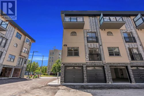 19-400 Mary St E, Whitby, ON, L1N2P8 | Card Image