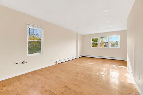 18805 Liberty Avenue, New York, NY, 11412 | Card Image