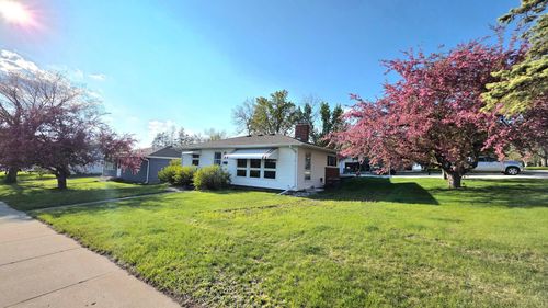 420 James St, Detroit Lakes, MN, 56501-4009 | Card Image