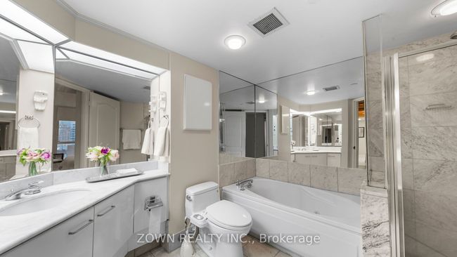 711 - 38 Elm St, Condo with 2 bedrooms, 2 bathrooms and null parking in Toronto ON | Image 33