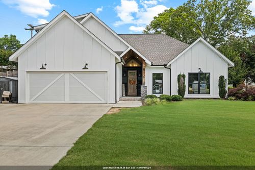 915 Ford Ave, Muscle Shoals, AL, 35661-2207 | Card Image