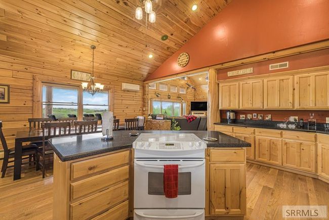 1665 Whisper Ridge Rd, House other with 6 bedrooms, 3 bathrooms and 2 parking in Ashton ID | Image 13