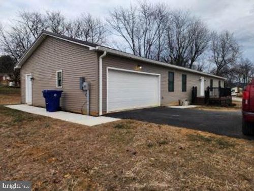 235 Hickory Ct, CHAMBERSBURG, PA, 17202 | Card Image