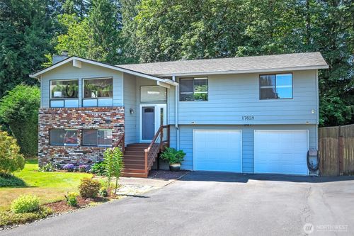 17628 18th Dr Se, Bothell, WA, 98012-6469 | Card Image