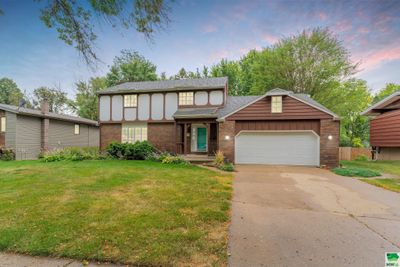 1019 Crestview Dr, House other with 5 bedrooms, 3 bathrooms and null parking in Vermillion SD | Image 1