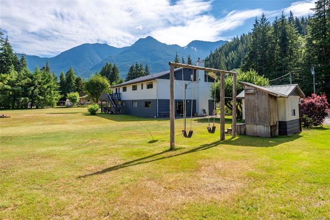 1301 Sayward Rd, House other with 5 bedrooms, 3 bathrooms and 6 parking in Sayward BC | Image 65