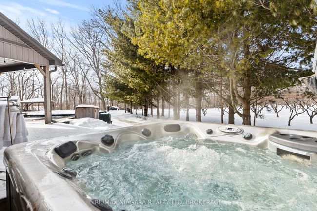 1382 Mcnab Rd, House other with 2 bedrooms, 2 bathrooms and 10 parking in Niagara on the Lake ON | Image 46