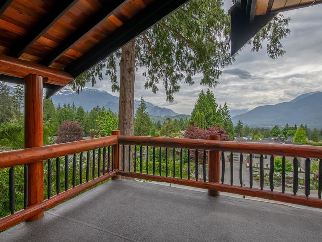 40518 Thunderbird Ridge, House other with 5 bedrooms, 3 bathrooms and 4 parking in Squamish BC | Image 15