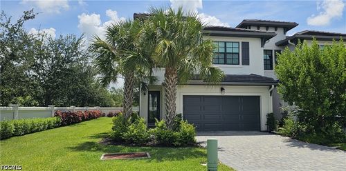 7510 Rockefeller Dr, NAPLES, FL, 34119-9852 | Card Image