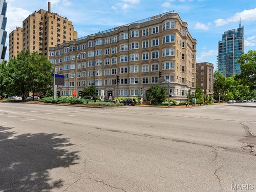 2cn-10 N Kingshighway Blvd, Saint Louis, MO, 63108-1361 | Card Image