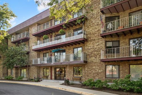 apt-203-5400 Astor Ln, Rolling Meadows, IL, 60008-4190 | Card Image