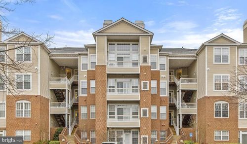 apt-n-4200 Mozart Brigade Ln, FAIRFAX, VA, 22033-3971 | Card Image