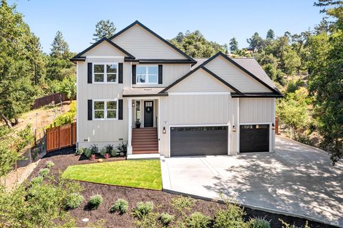 647 Greenview Dr, Santa Rosa, CA, 95403 | Card Image