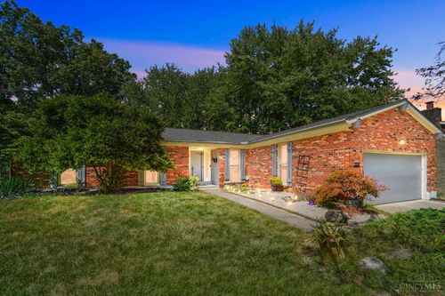 1721 Stonehouse Ln, Anderson, OH, 45255-2421 | Card Image