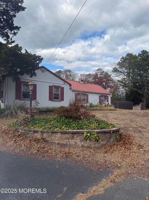 497 Main St, West Creek, NJ, 08092-3206 | Card Image