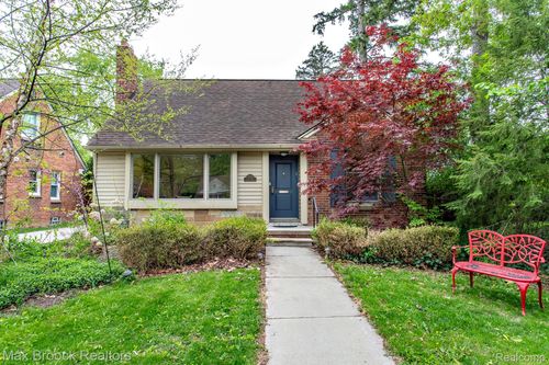 12769 Lasalle Ln, Huntington Woods, MI, 48070-1033 | Card Image