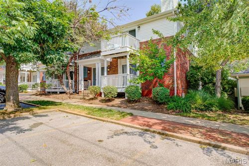 1696 E Swan Cir, Saint Louis, MO, 63144-1115 | Card Image