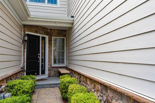 20 Dennis Ln, Pleasantville, NY, 10570-1029 | Card Image