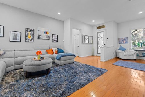 7129 Mule Team Way, Roseville, CA, 95747-8070 | Card Image