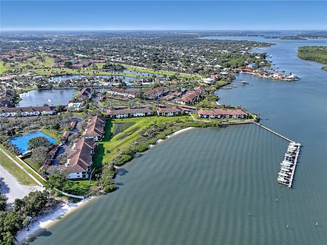 APT-2 - 6102 Se Landing Way, Condo with 2 bedrooms, 2 bathrooms and null parking in Stuart FL | Image 5