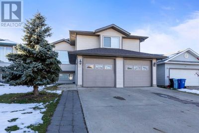 217 Crown Creek Lane, House other with 5 bedrooms, 3 bathrooms and 5 parking in Fort Mcmurray AB | Image 2