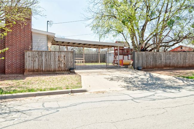 1002 S Pioneer Dr, House other with 3 bedrooms, 2 bathrooms and null parking in Abilene TX | Image 39