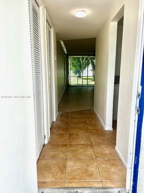 105-5100 Sw 64th Ave, Davie, FL, 33314-5212 | Card Image