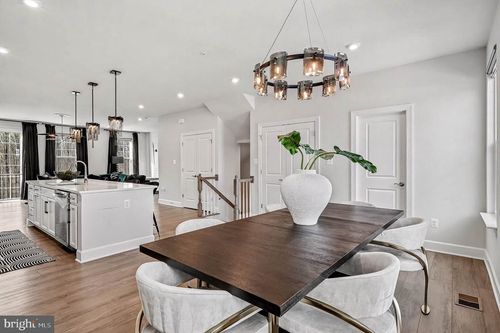 10878 Foxtrot Cir, UPPER MARLBORO, MD, 20772-4035 | Card Image